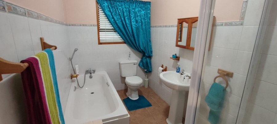 4 Bedroom Property for Sale in Stilbaai Wes Western Cape